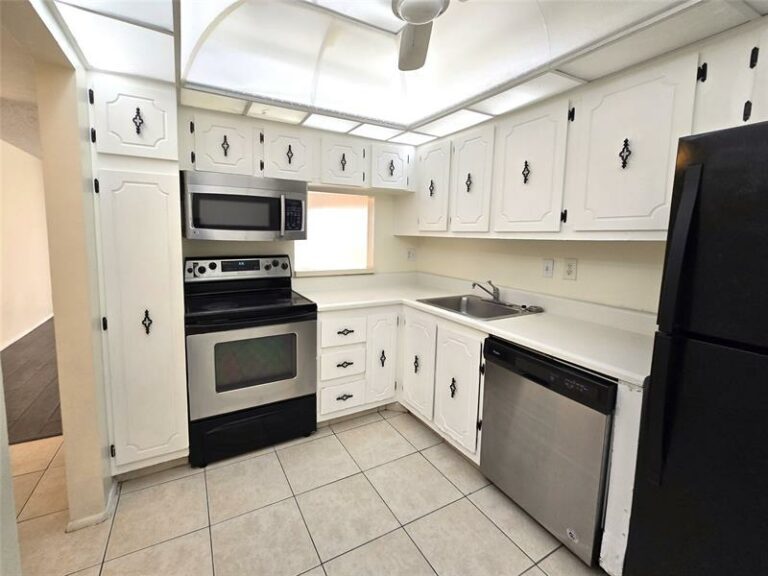 4334NW-9th-Ave-#9-3B