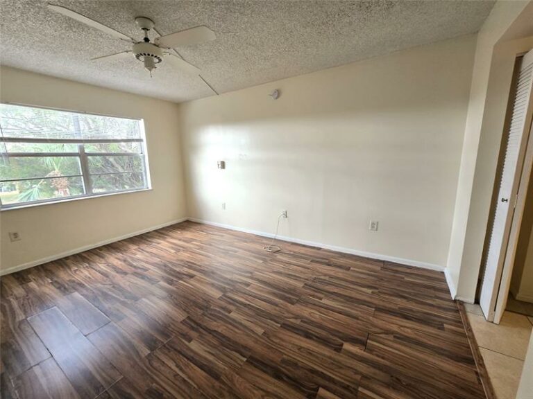 4334NW-9th-Ave-#9-3B