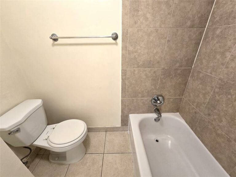 4334NW-9th-Ave-#9-3B