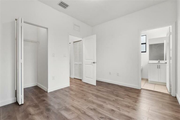 340-NE-208th-Ter-#340-Miami