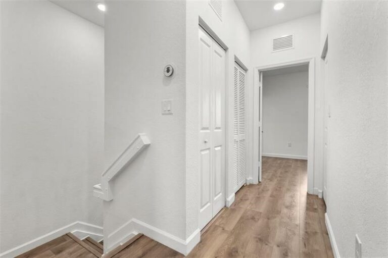 340-NE-208th-Ter-#340-Miami