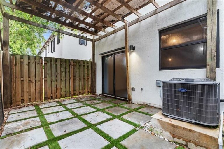 340-NE-208th-Ter-#340-Miami