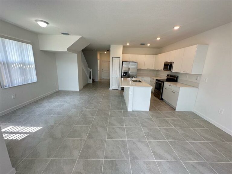 2437-NW-131st-Cir-Miami