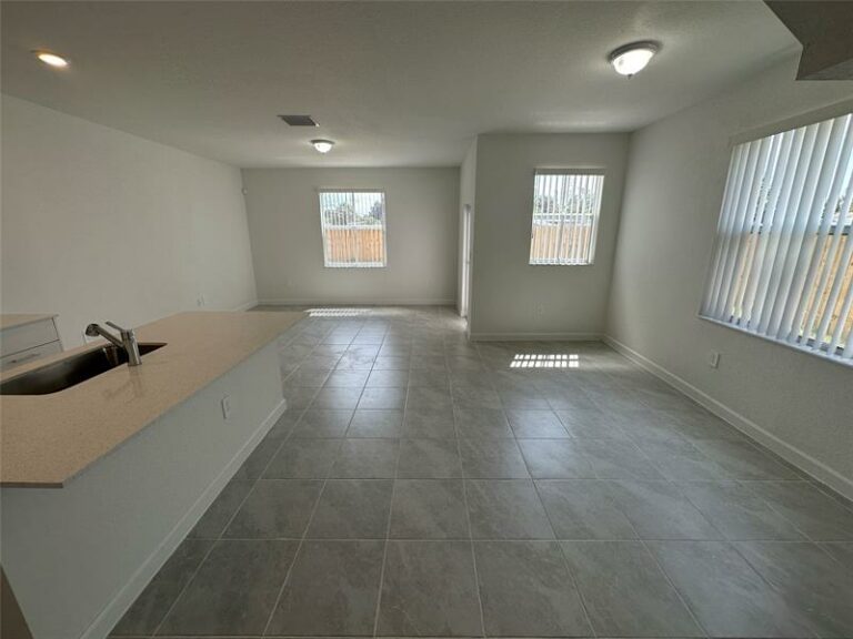 2437-NW-131st-Cir-Miami