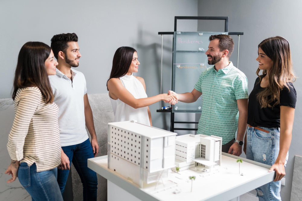 inversor latinoamericano evaluando propiedad Miami precio real 2026